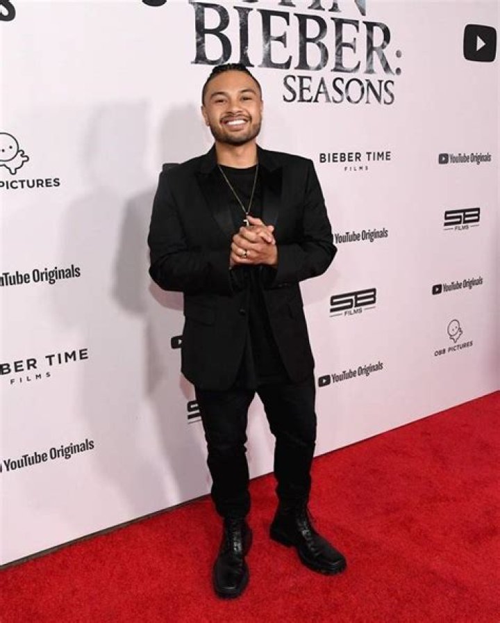 Alfredo Flores Career