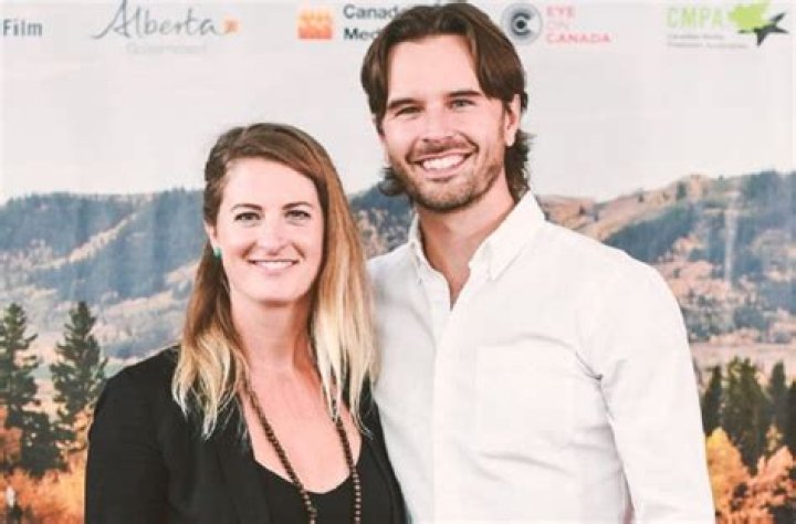 Allison Wardle and Graham Wardle. Image Source: Gossipbio.