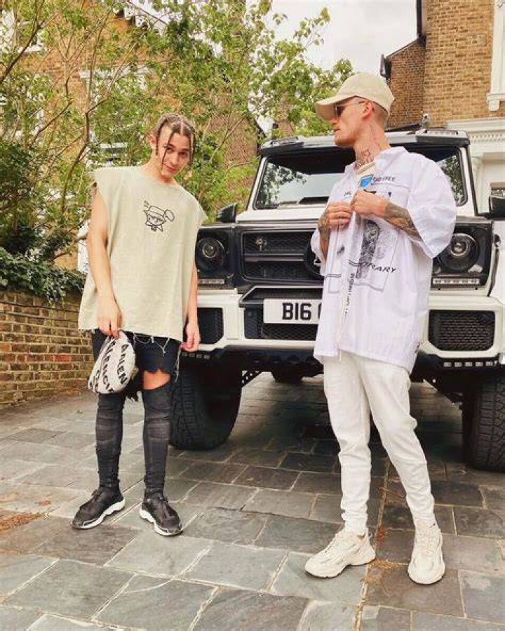 Bars And Melody's Photo