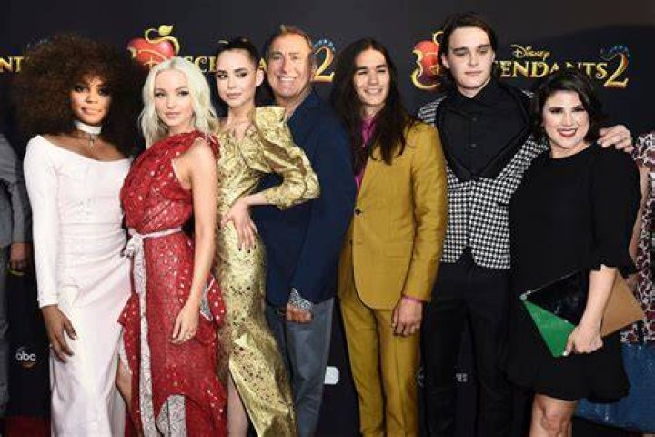 descendants cast members net worth
