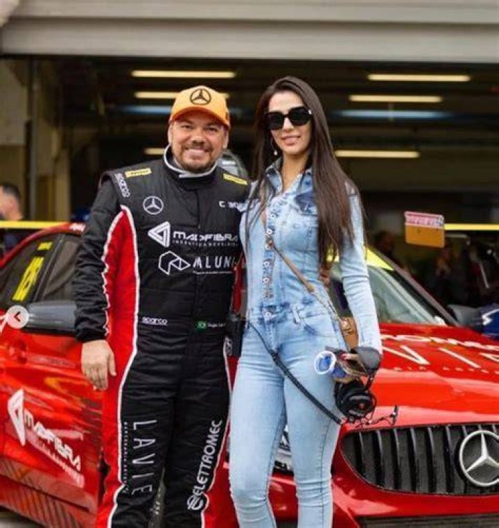 Douglas Costa Girlfriend