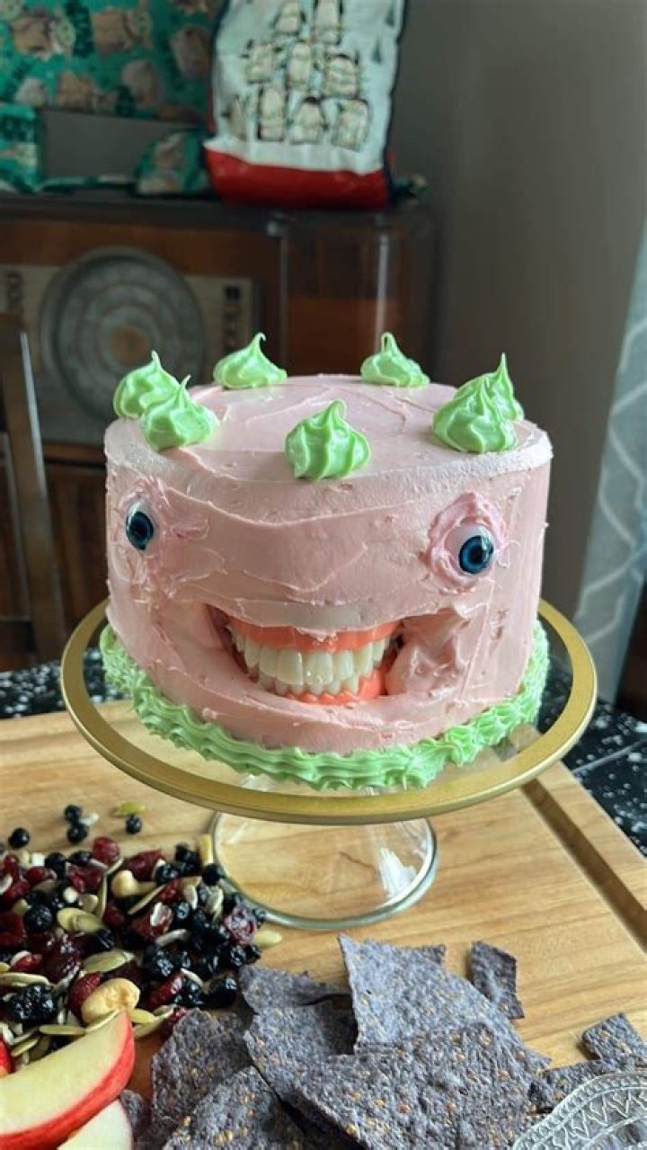 funny birthday cake
