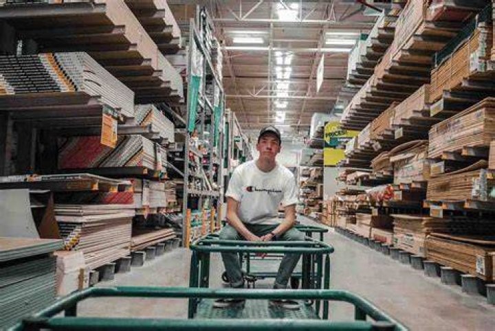 is lowes going out of business is lowes going out of business