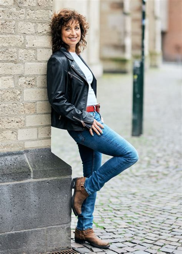 Isabel Varell