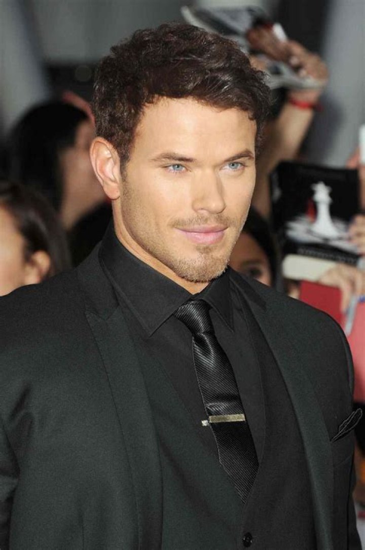 Kellan Lutz's photo