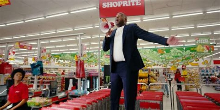 lady dancing in shoprite, shoprite shoppers react to dancing lady lady dancing in shoprite, shoprite shoppers react to dancing lady