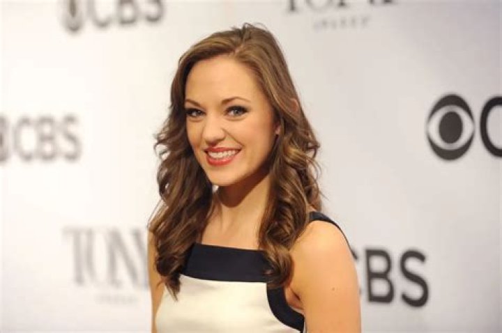 Laura Osnes Usa Fee