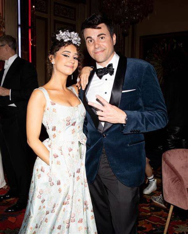 Lisa Rober is married to Mark Rober Lisa Rober is married to Mark Rober