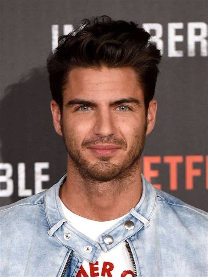 Maxi Iglesias as Ovni on IngobernableSOURCE: Diez Minutos