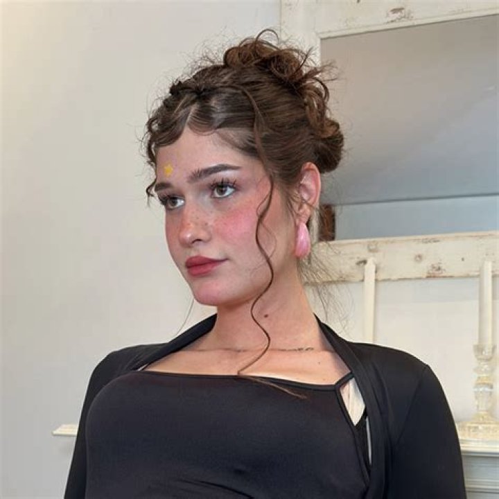 Ni&ntilde;a Buena