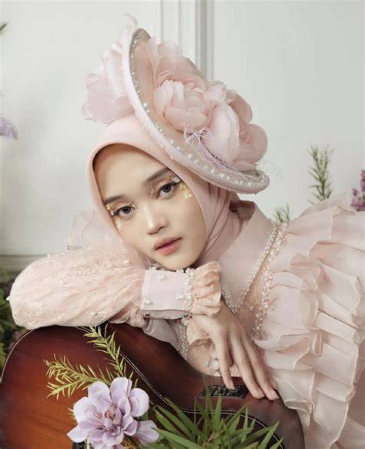 Putri Delina