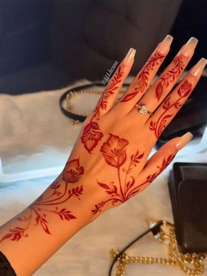 Red henna style