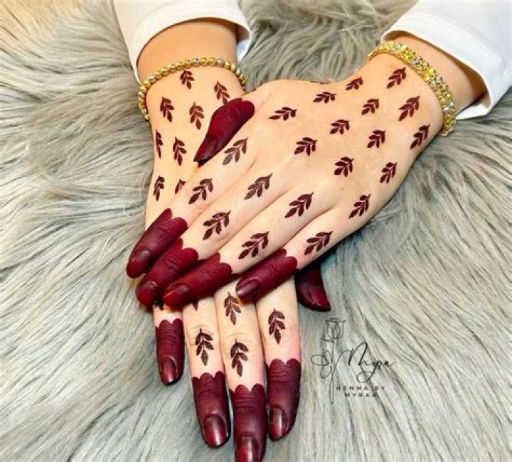 Red mehendi styles