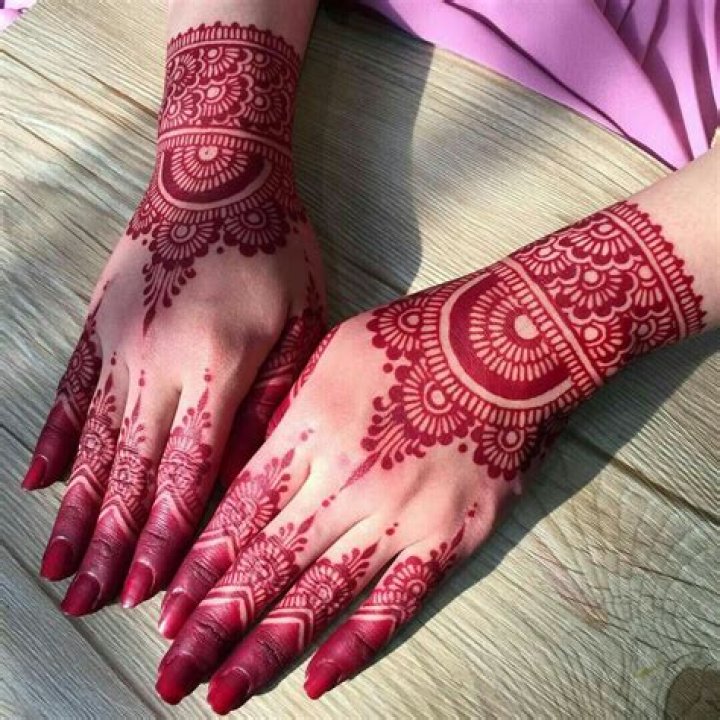 Red mehendi