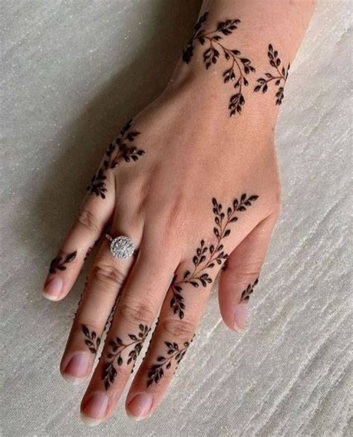 Simple henna designs leaves