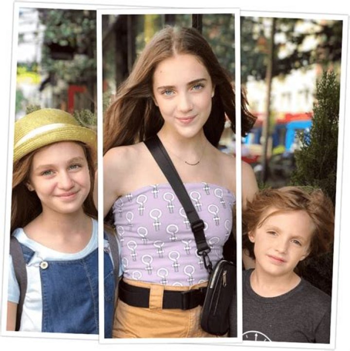 talia ryder with her siblings 1