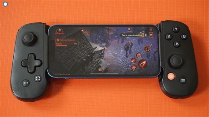 The Backbone One running Diablo IV.