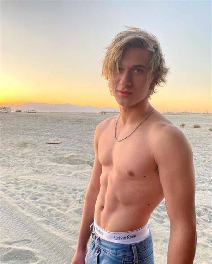 Thomas Kuc Thomas Kuc