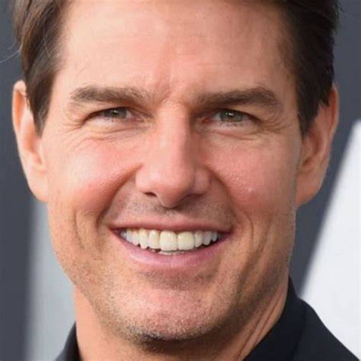 Tom Cruise teeth