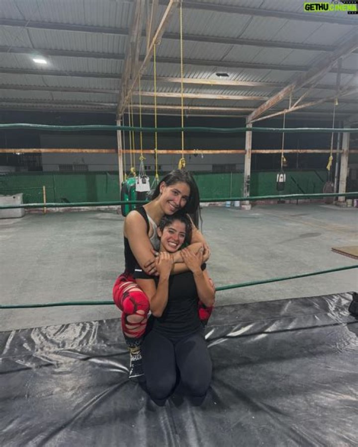 Valentina Feroz height Valentina Feroz height