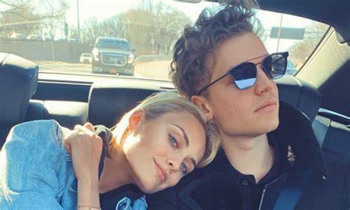 wallis day married